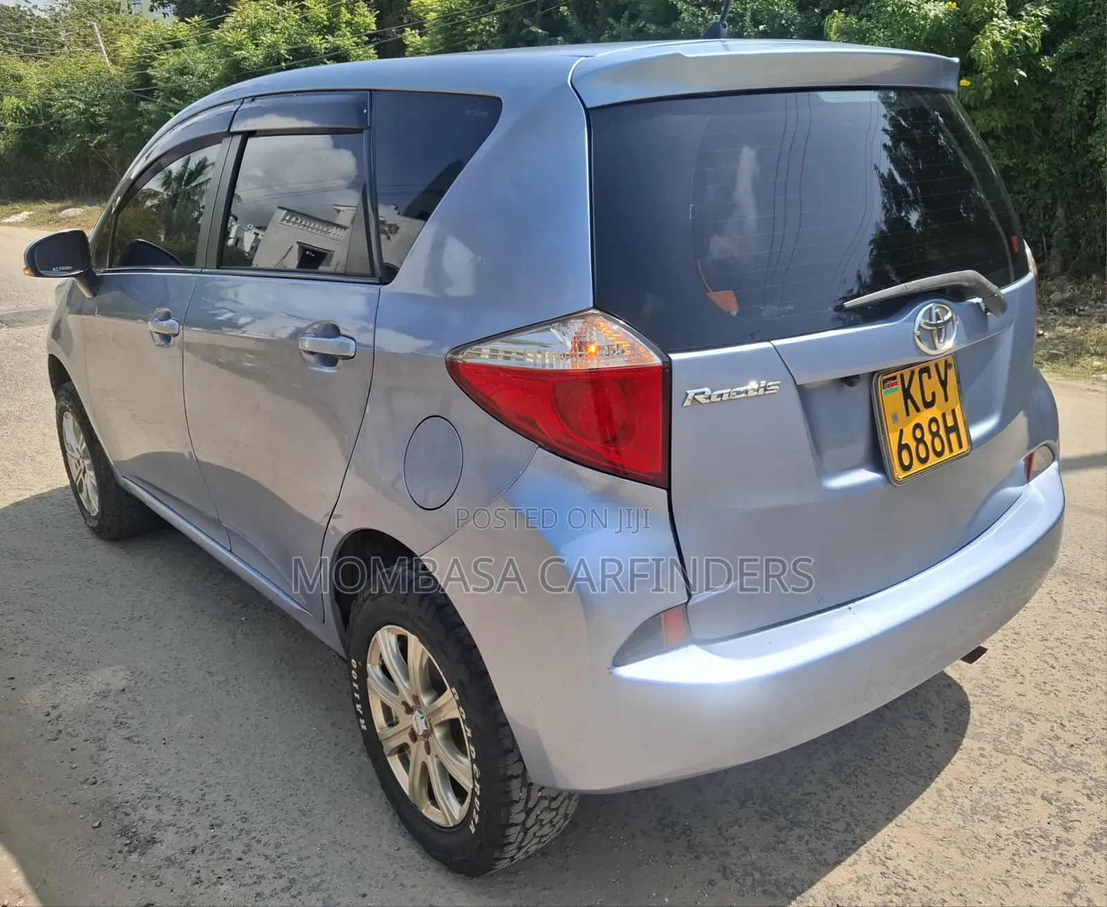 Toyota Ractis 2013 Blue
