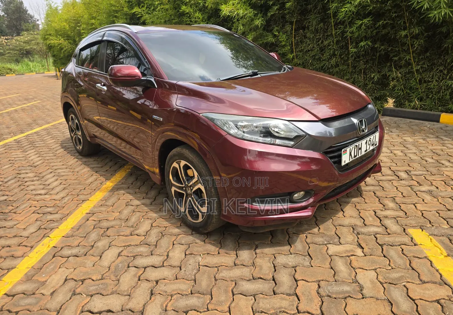Honda Vezel 1.5 Hybrid 2WD 2015 Maroon