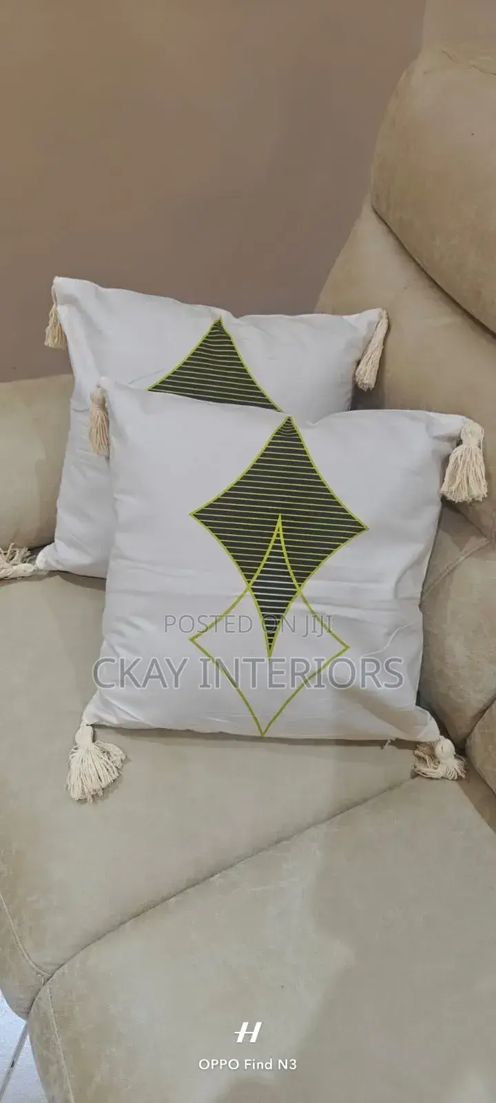 Make Your Interior Feel Alive With Quality Throw Pillows