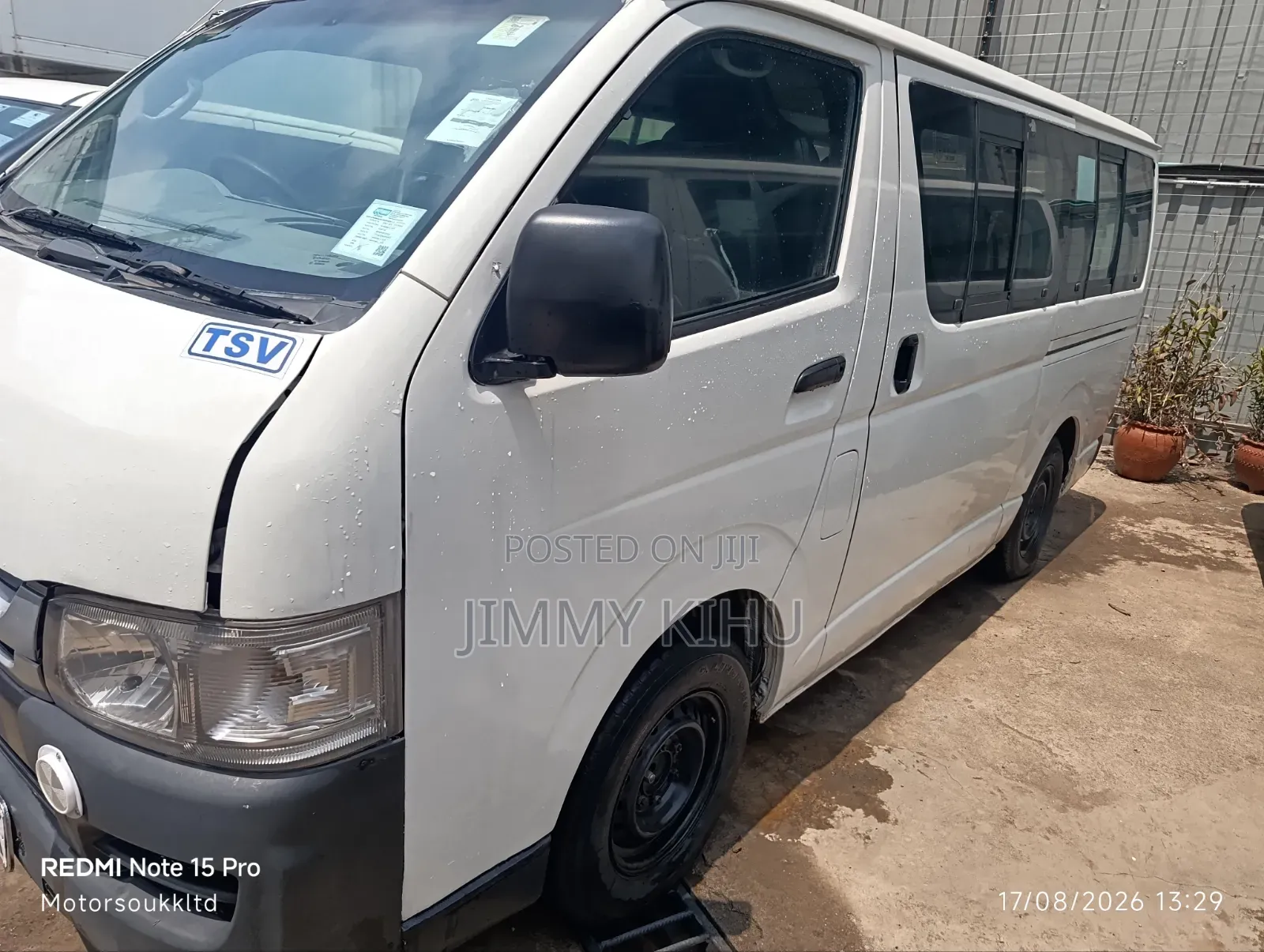 Toyota HiAce 2011 White