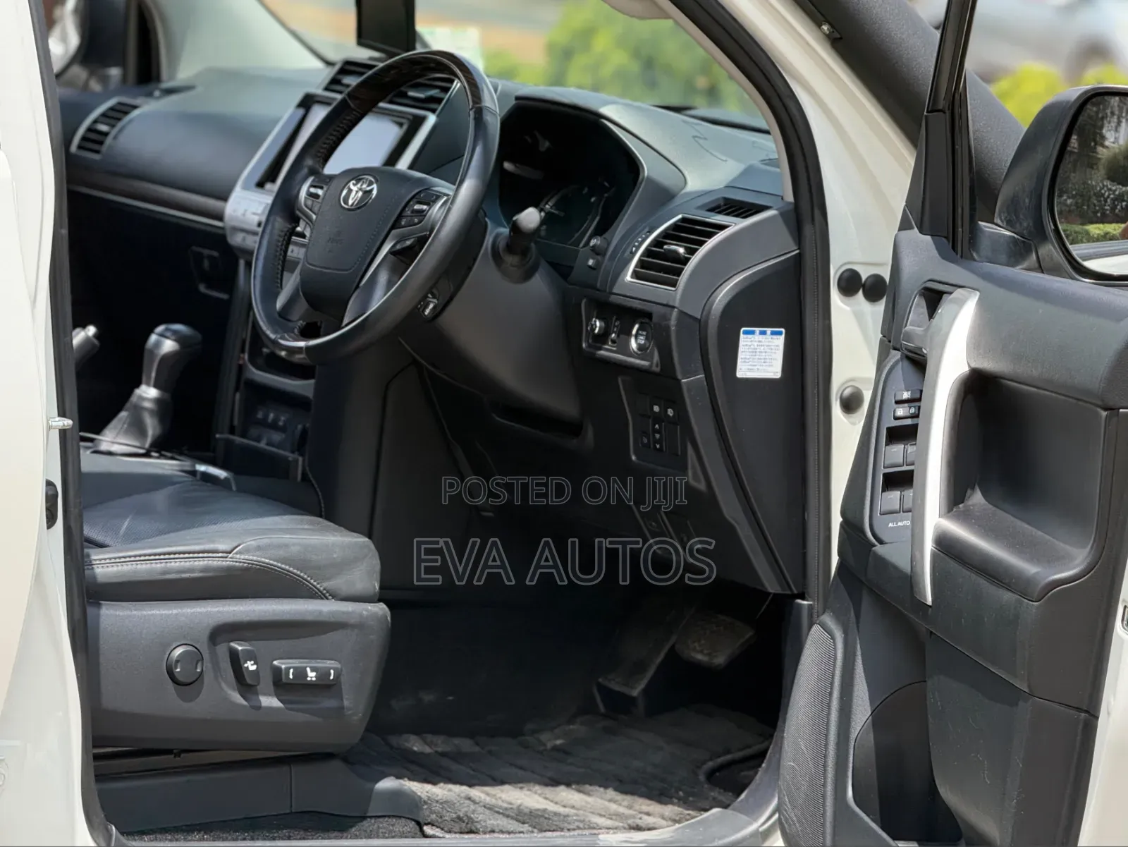 Toyota Land Cruiser Prado 2022 White