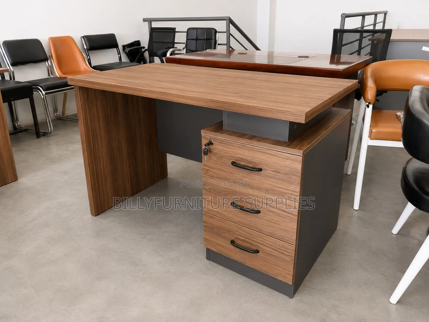 Executive Office Desk With 3 Drawers