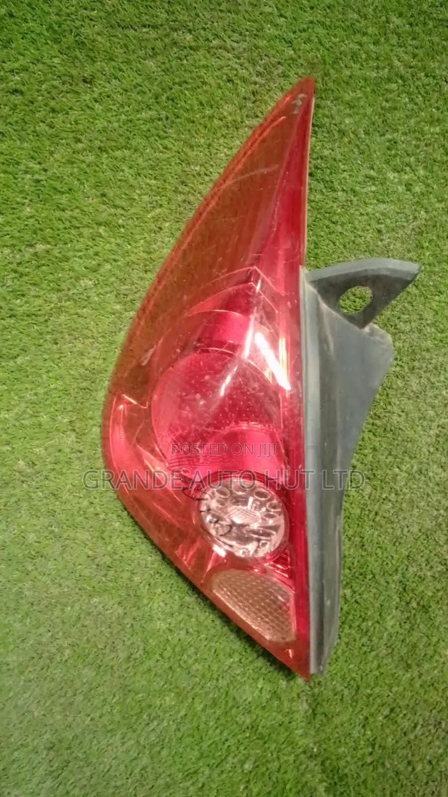 Nissan Tiida Taillights