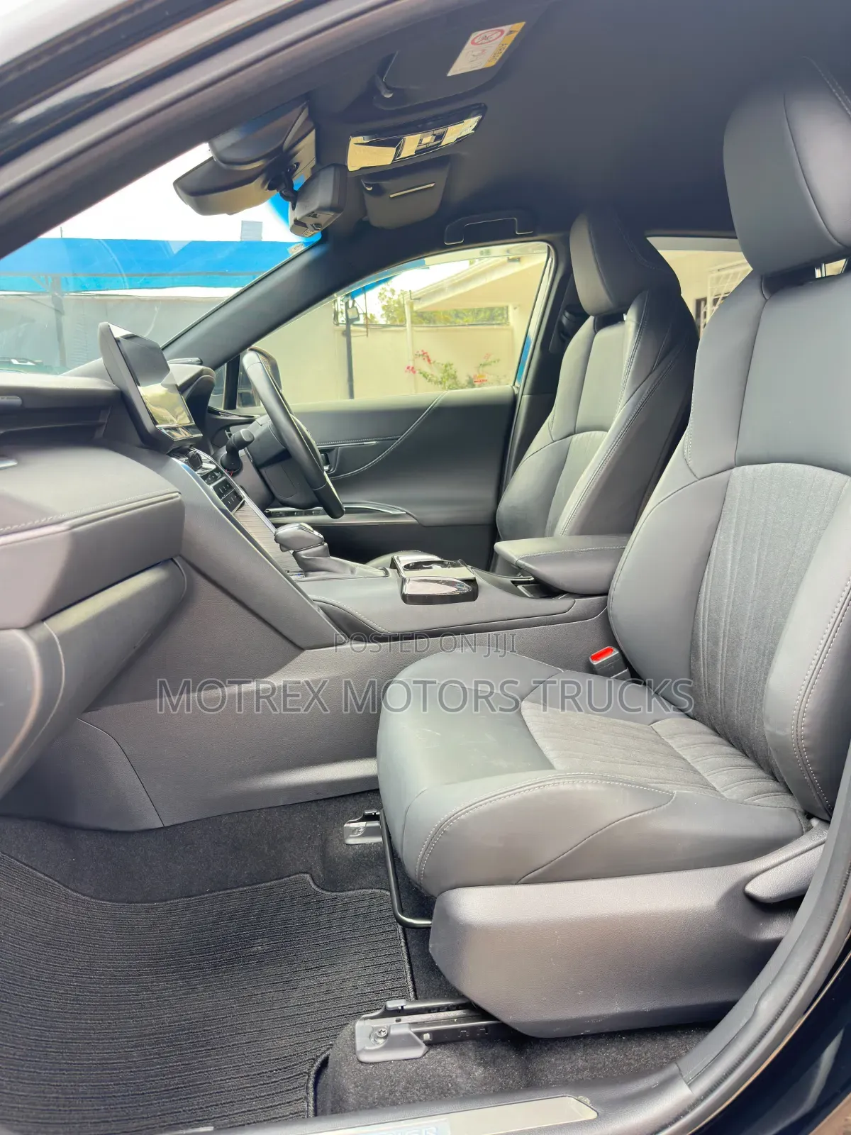 Toyota Harrier 2.0 2021 Black