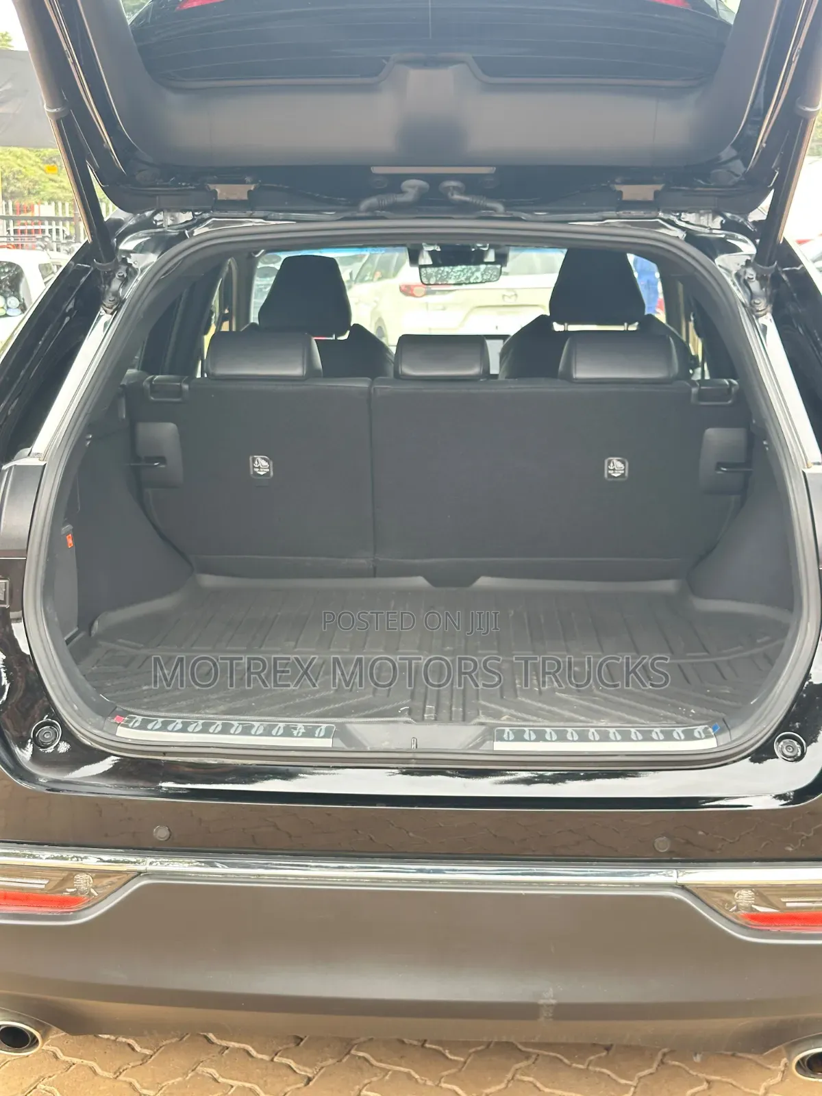Toyota Harrier 2.0 2021 Black