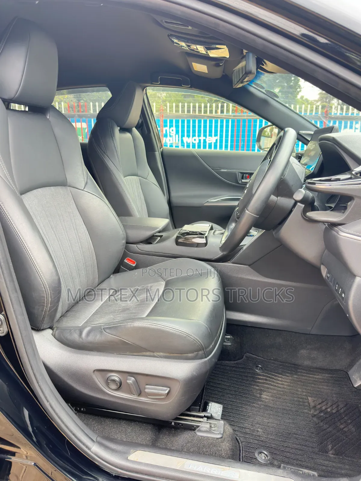 Toyota Harrier 2.0 2021 Black