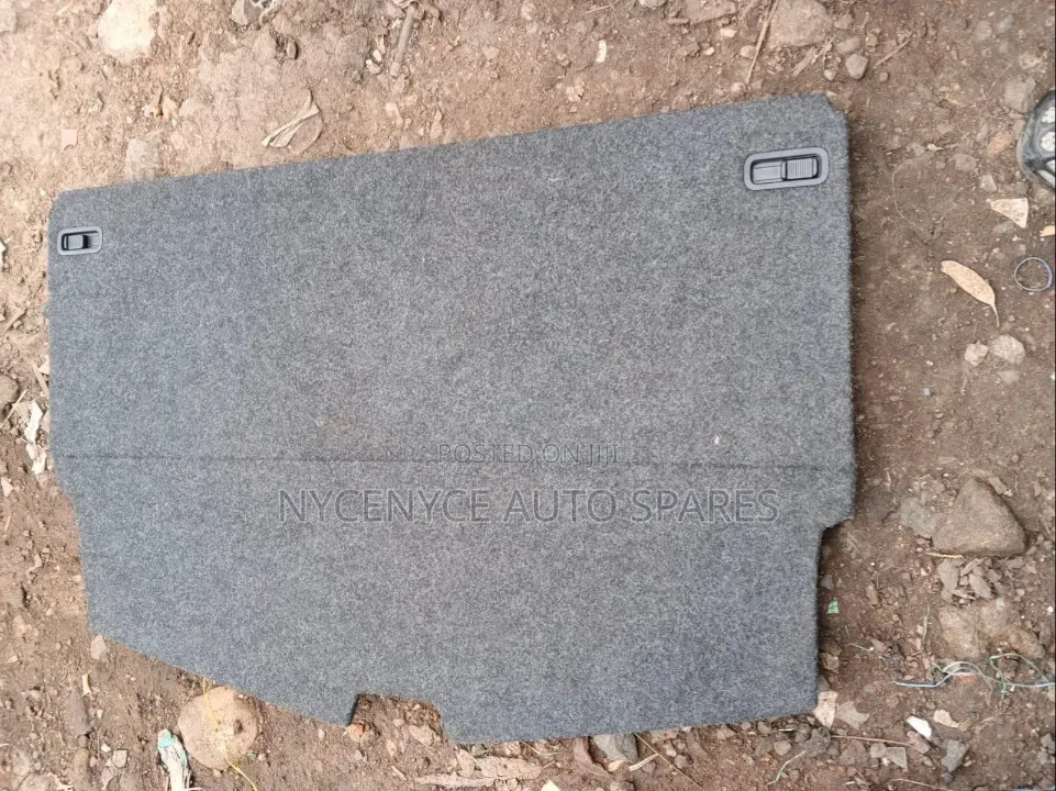 Nissan Note 2012 Boot Cover