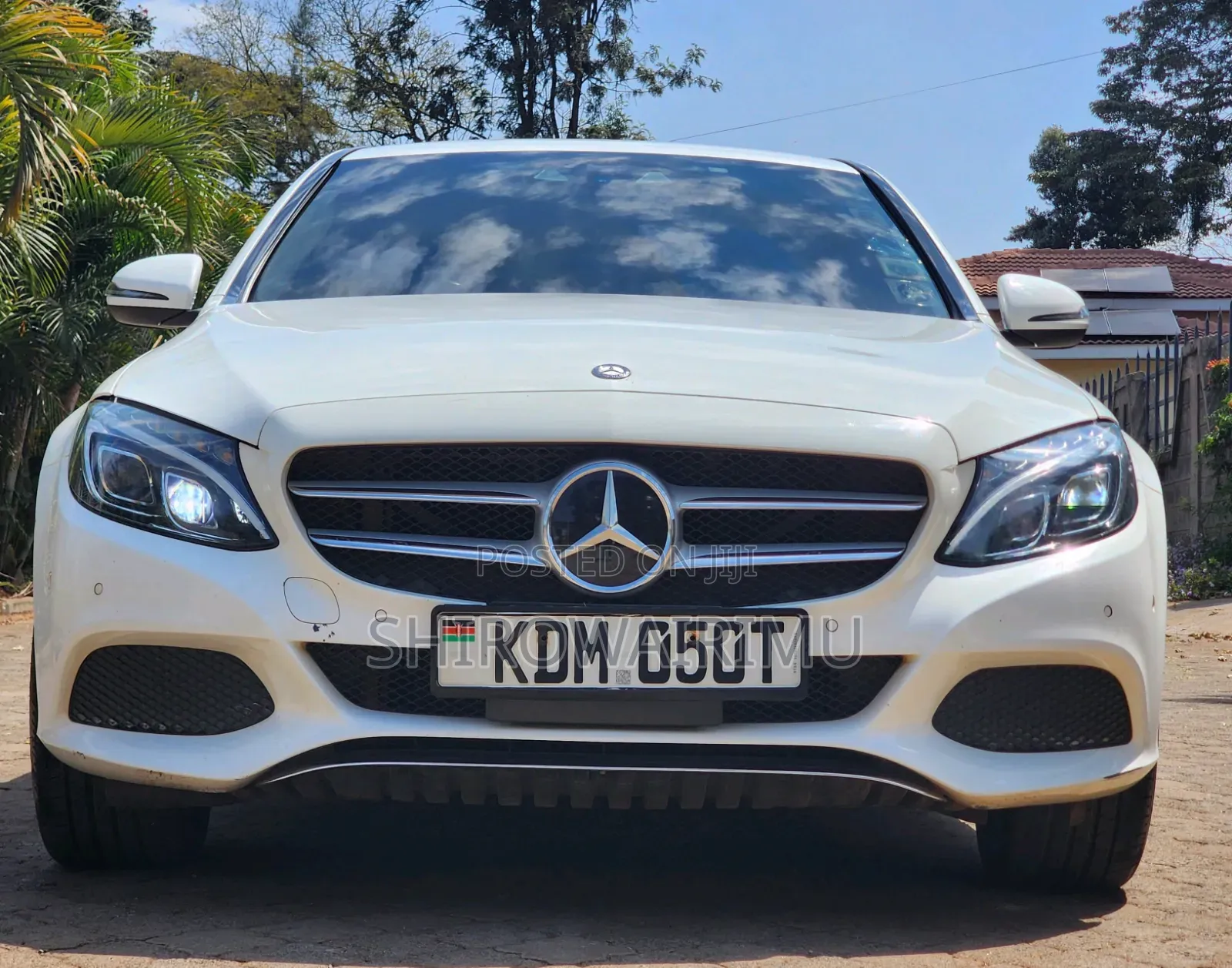 Mercedes-Benz C200 2016 Off white