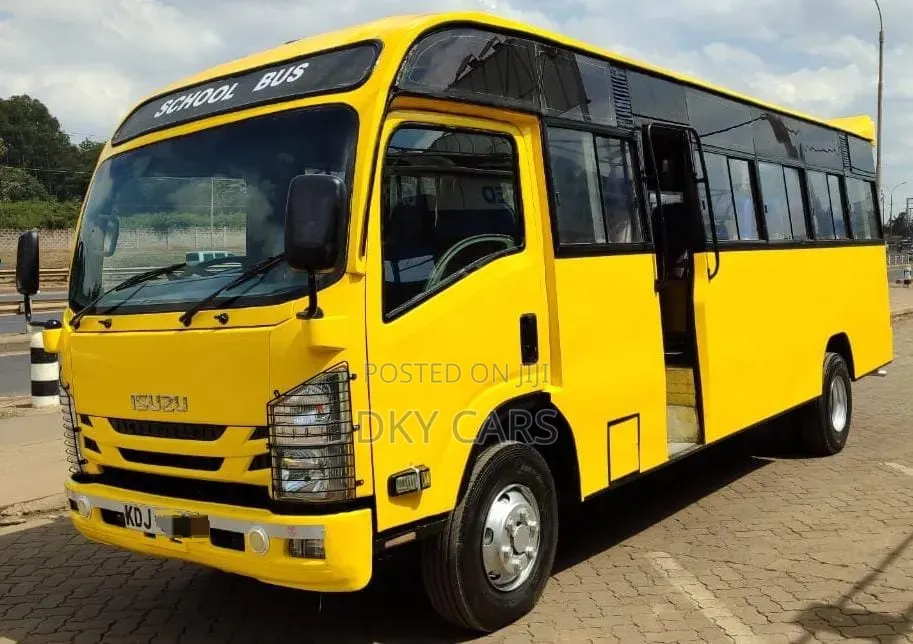 Isuzu NQR 2022 Yellow