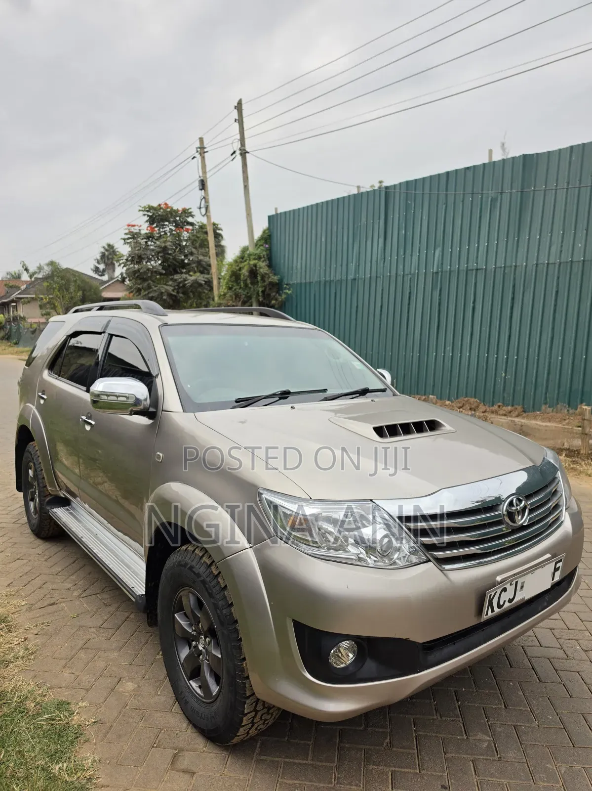 Toyota Fortuner 2009 Gold