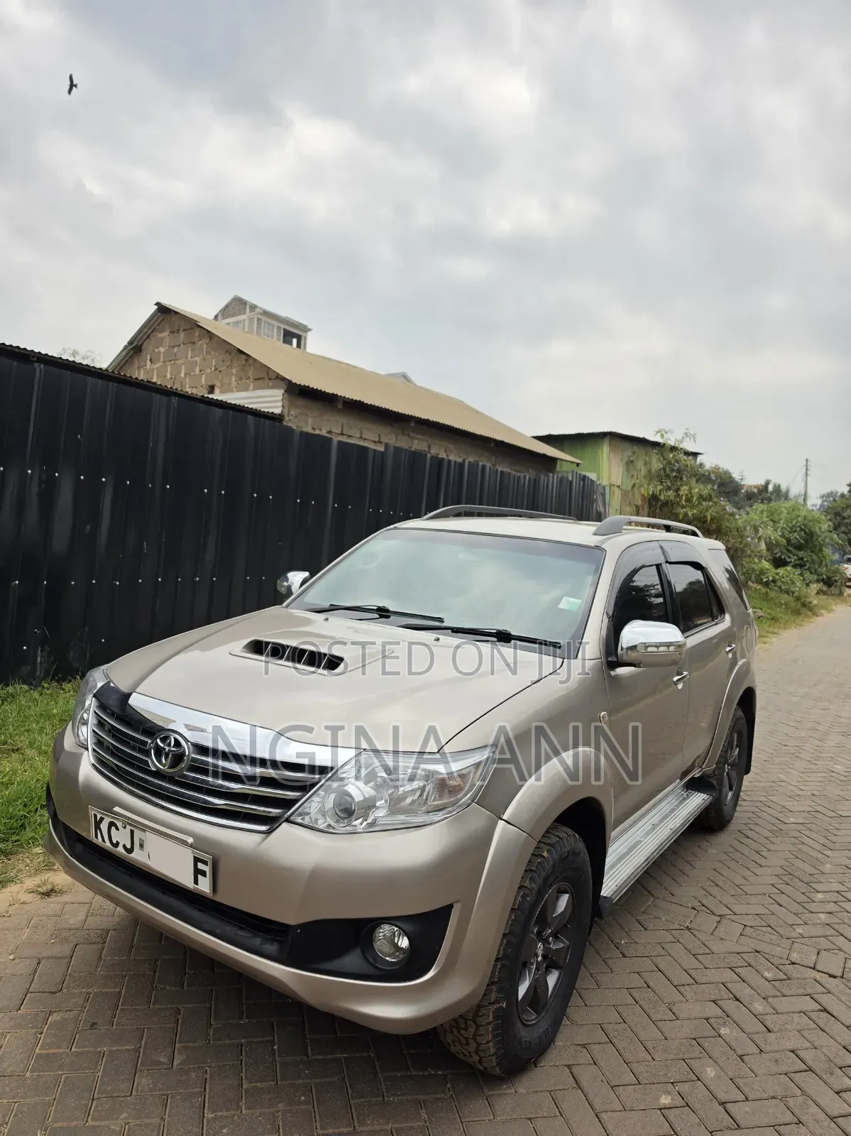 Toyota Fortuner 2009 Gold