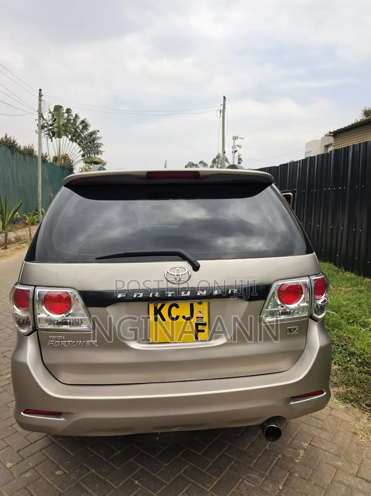 Toyota Fortuner 2009 Gold