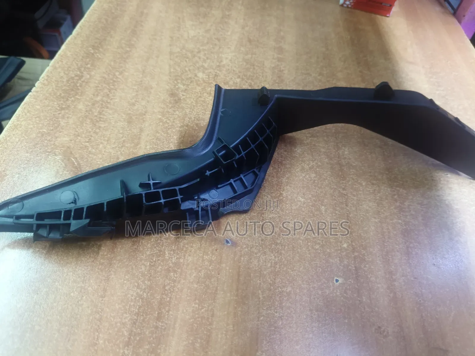 Windscreen Finishers Hilux Revo