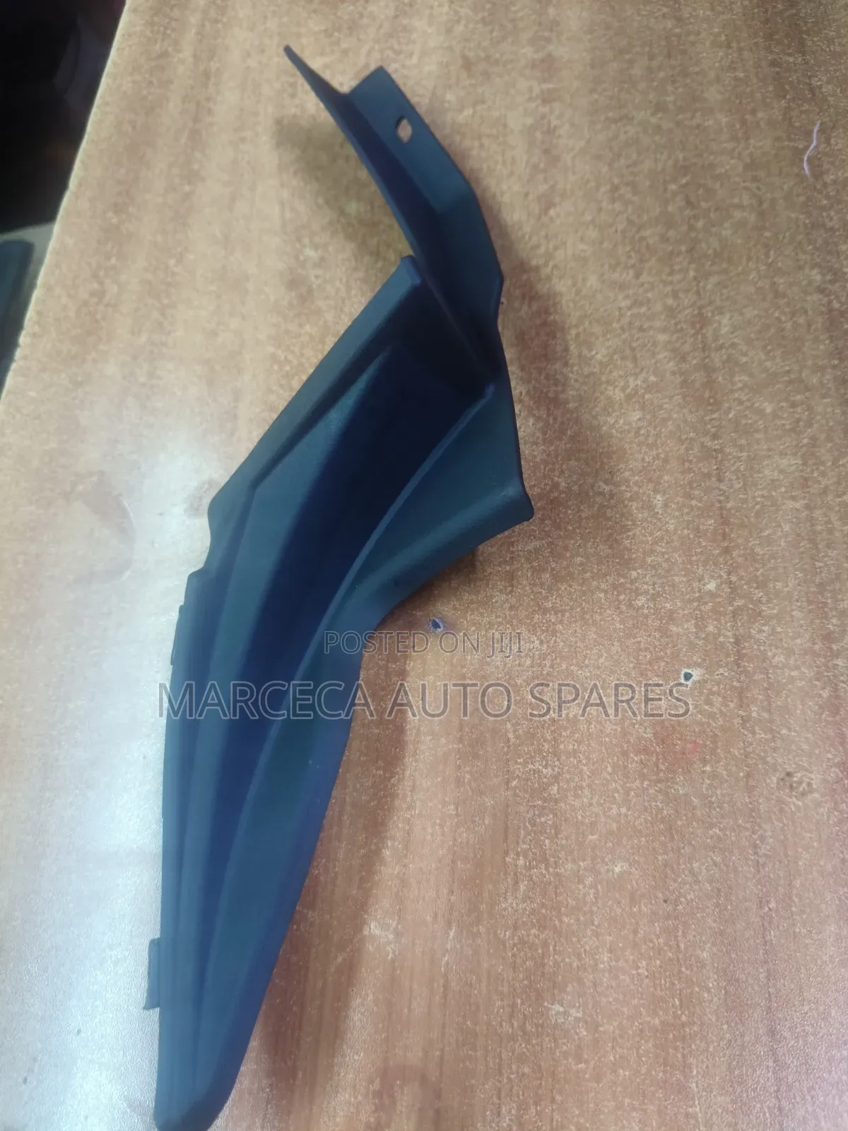 Windscreen Finishers Hilux Revo