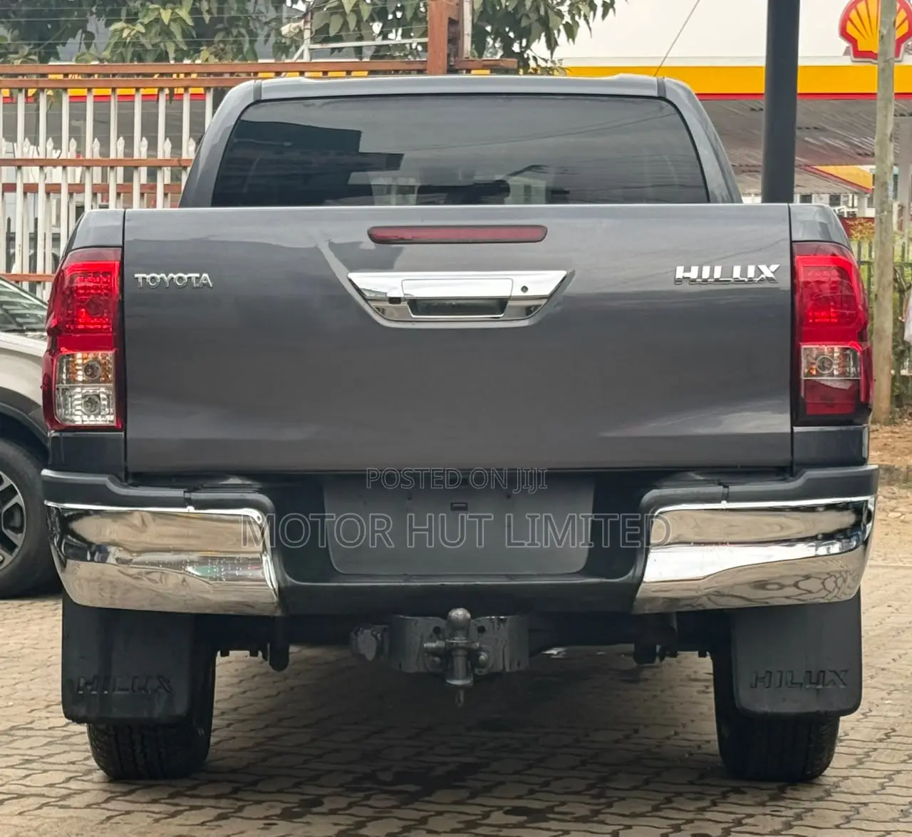 Toyota Hilux 2019 Gray