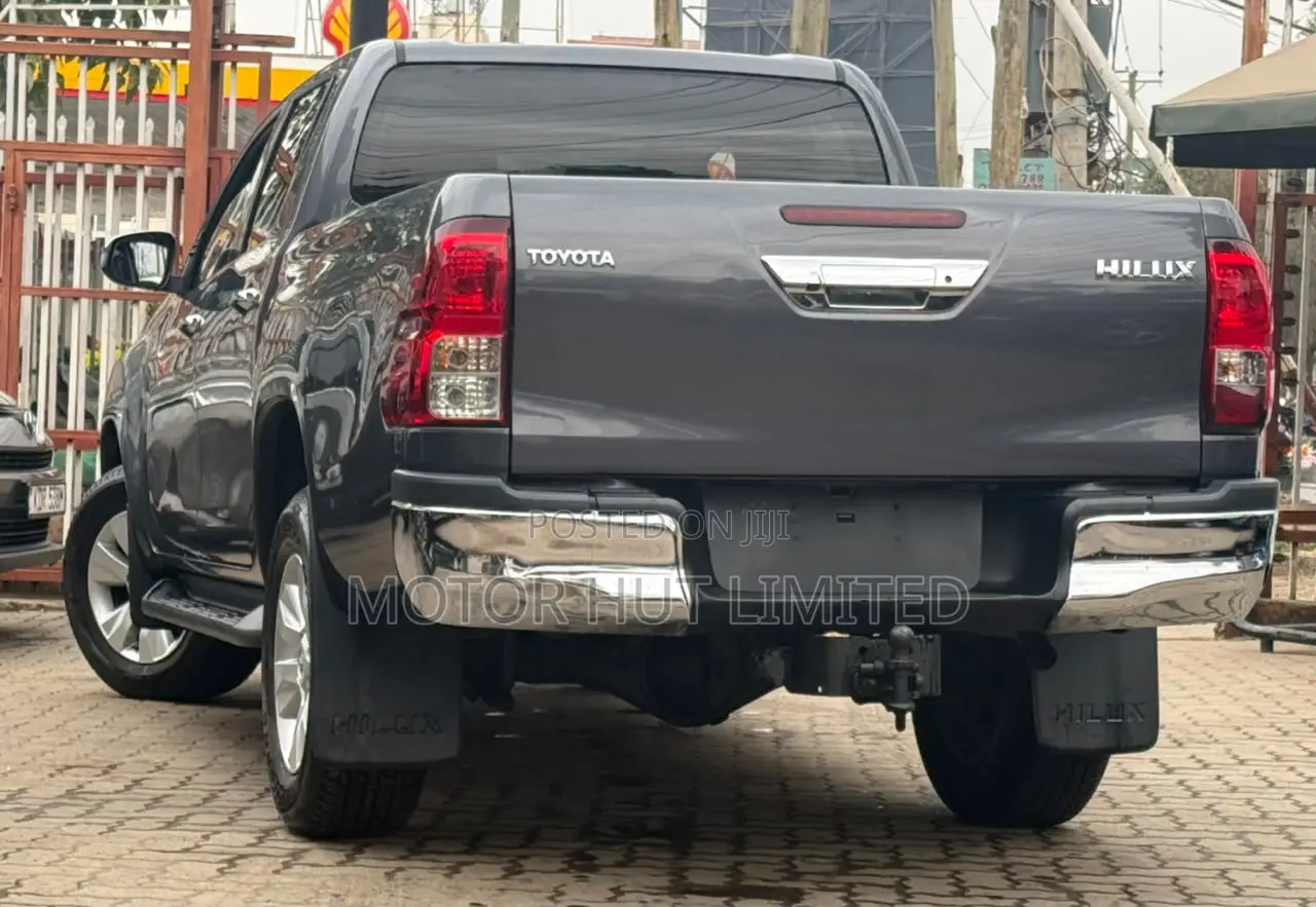 Toyota Hilux 2019 Gray