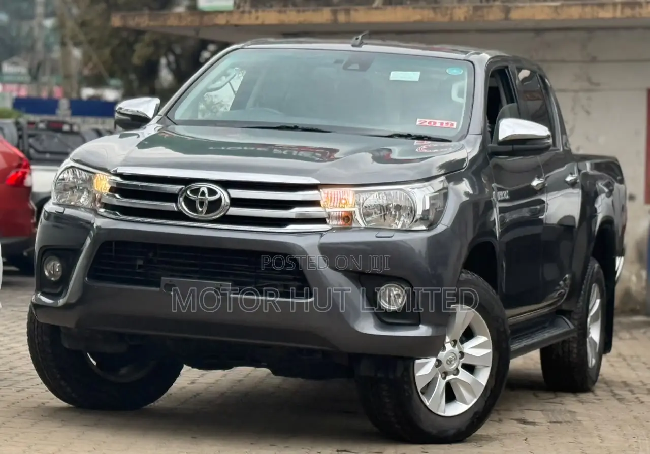 Toyota Hilux 2019 Gray