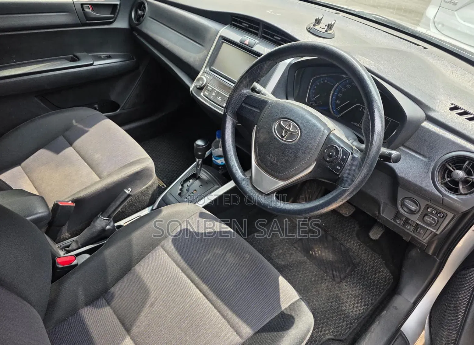 Toyota Corolla Fielder 2016 Silver