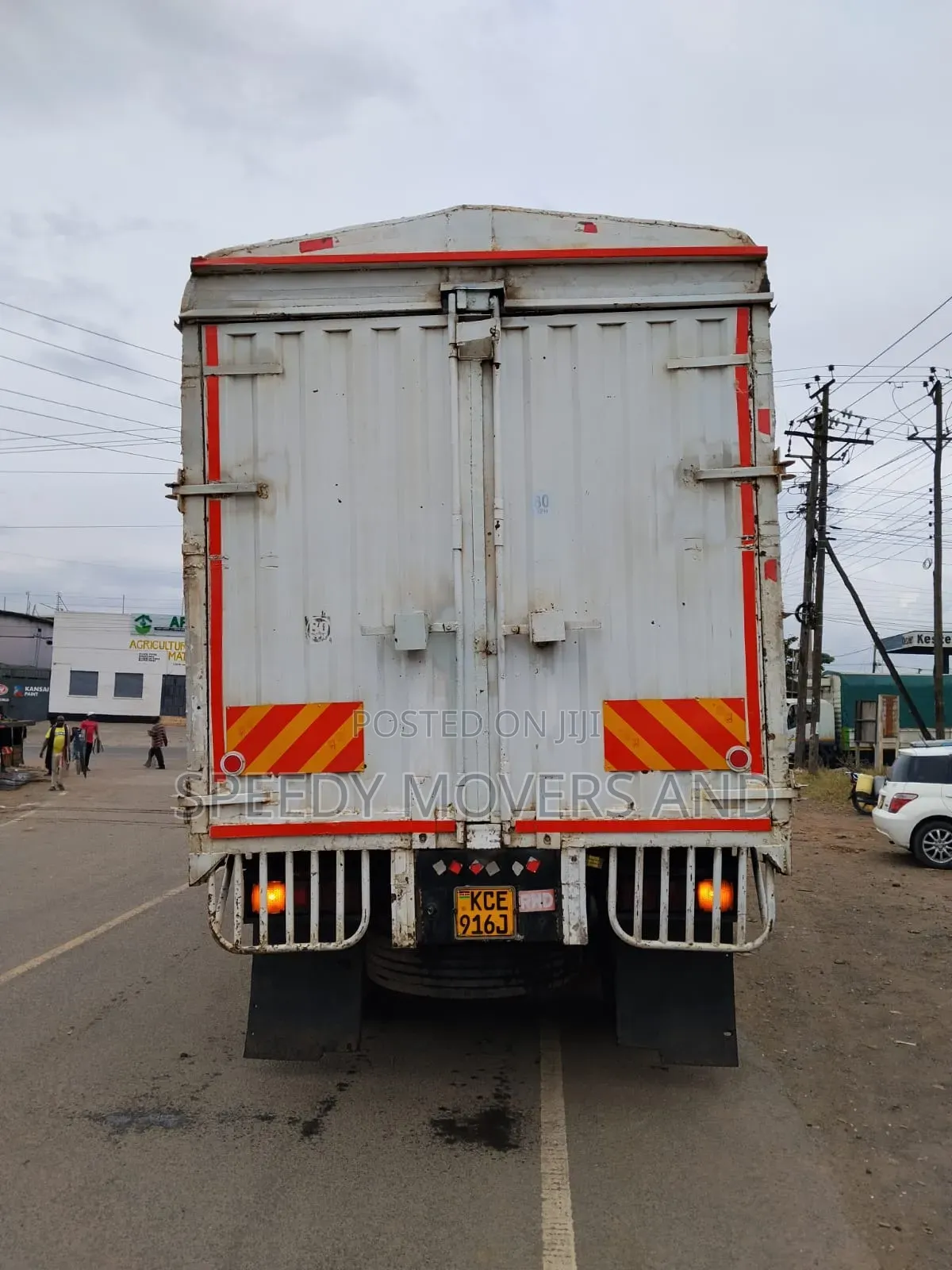 Mguu Kumi. Coverbody at Hand for Logistics