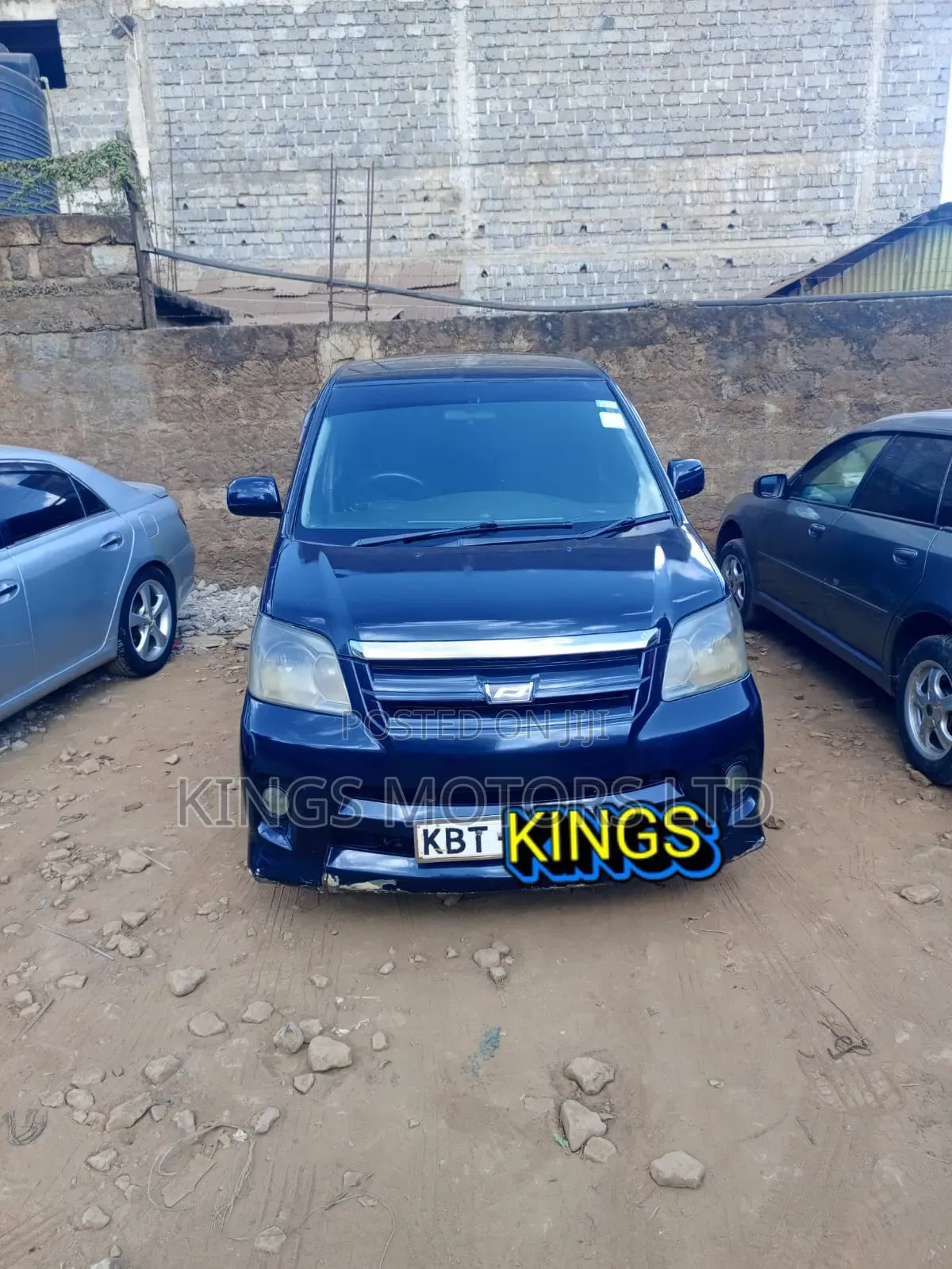 Toyota Noah 2004 Blue