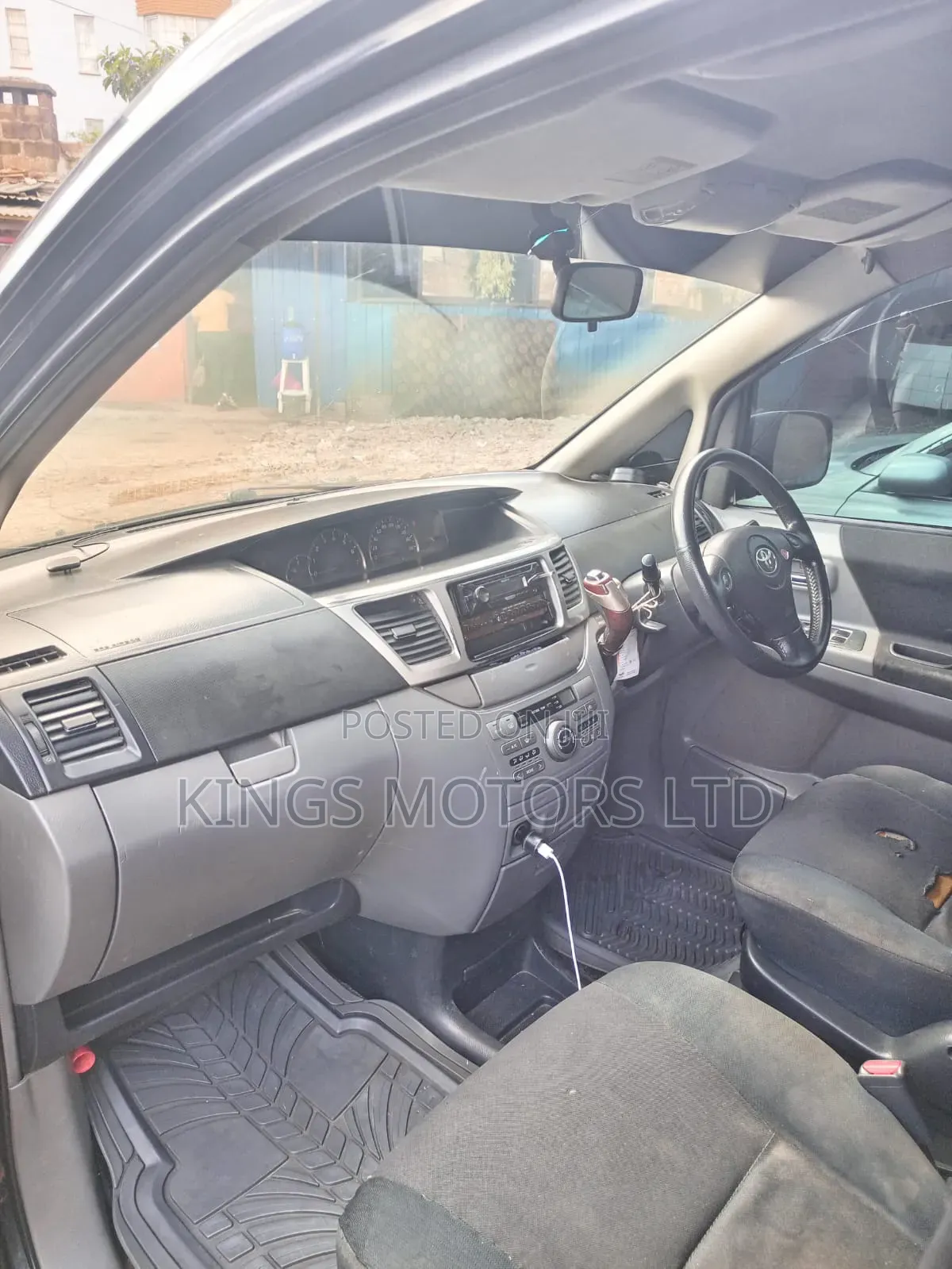 Toyota Noah 2004 Blue