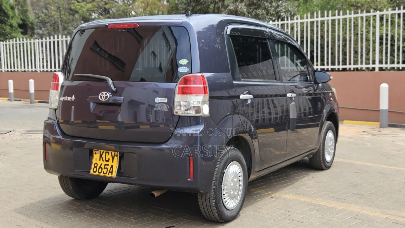 Toyota Spade 2013 Blue