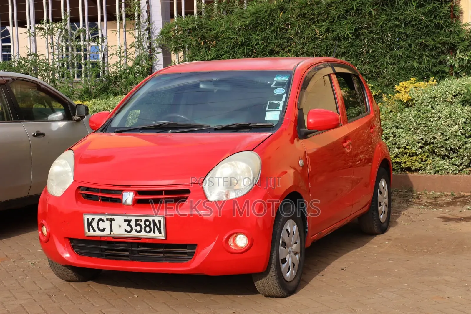 Toyota Passo 2011 Red