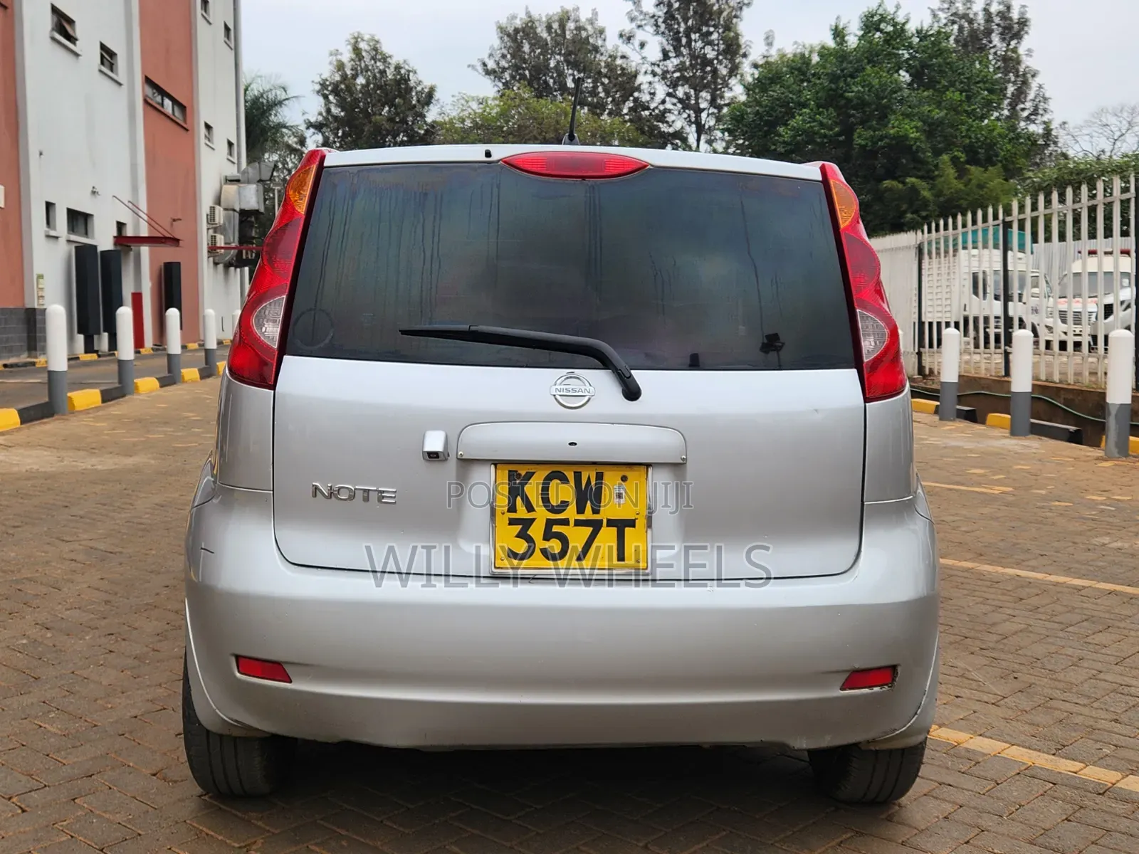 Nissan Note 2012 Silver