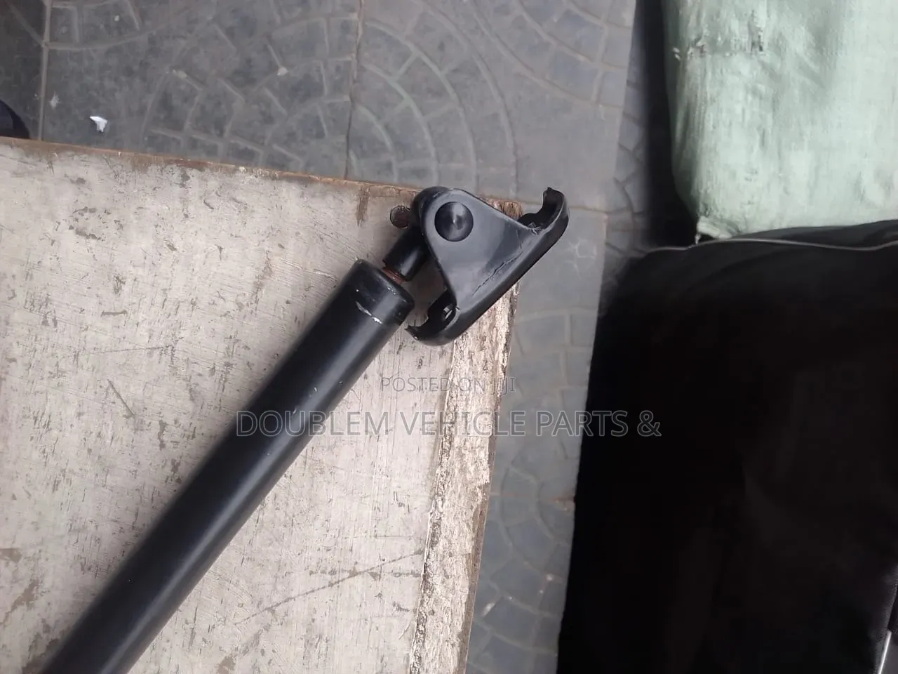 Caldina Nyama/Old Model Bootshocks/Shock Struts Caldina 1990-1999 R/L
