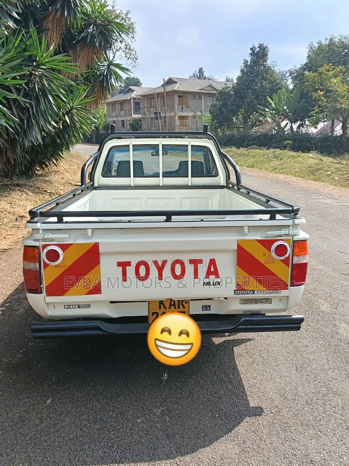 Toyota Hilux 2003 Yellow