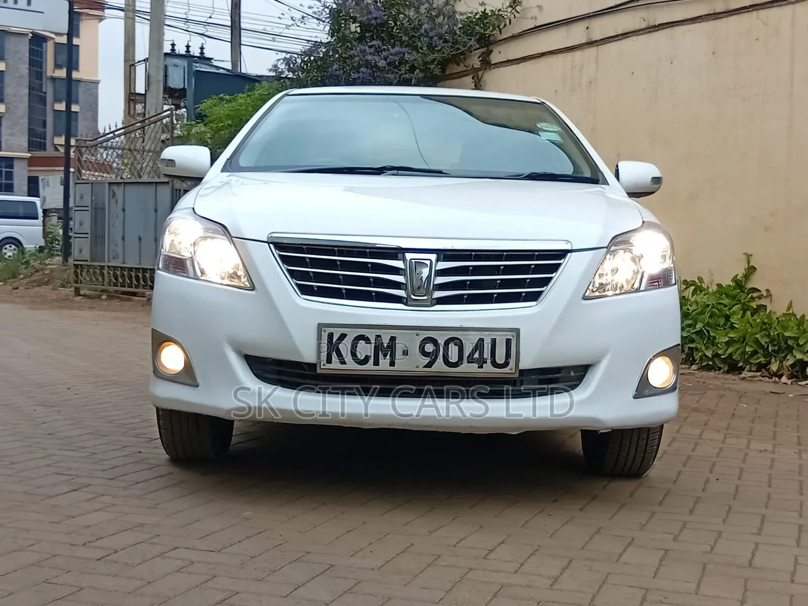 Toyota Premio 2010 White