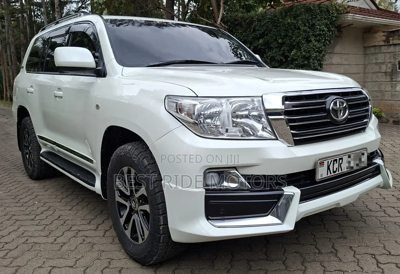Toyota Land Cruiser 4.6 V8 ZX 2011 White