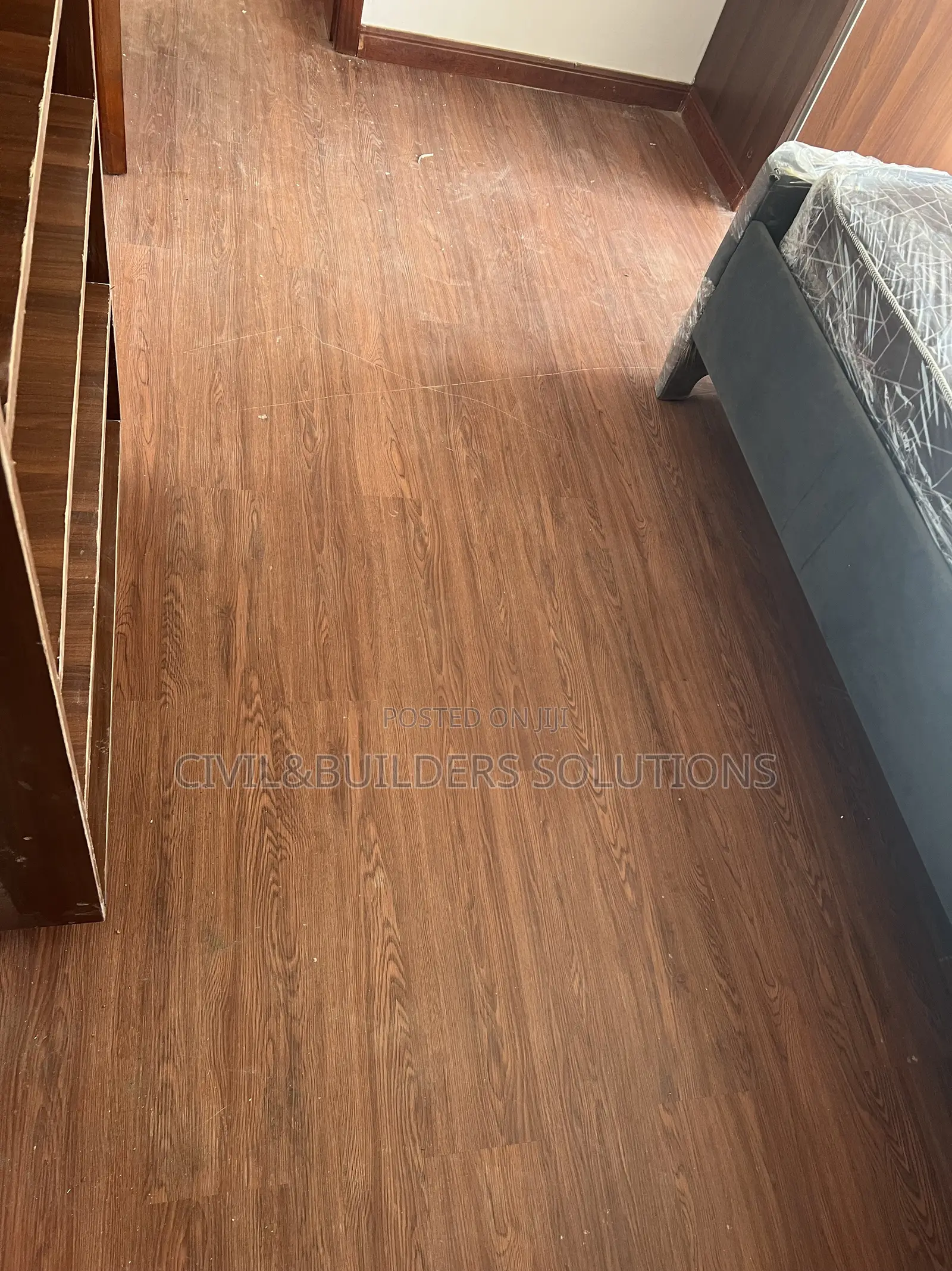SPC Laminate Flooring Tiles