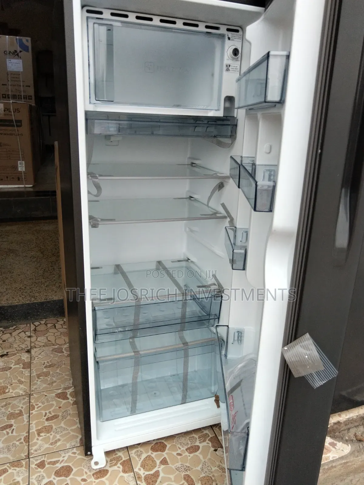 Mirrored Refrigerator Haier 220 Litres
