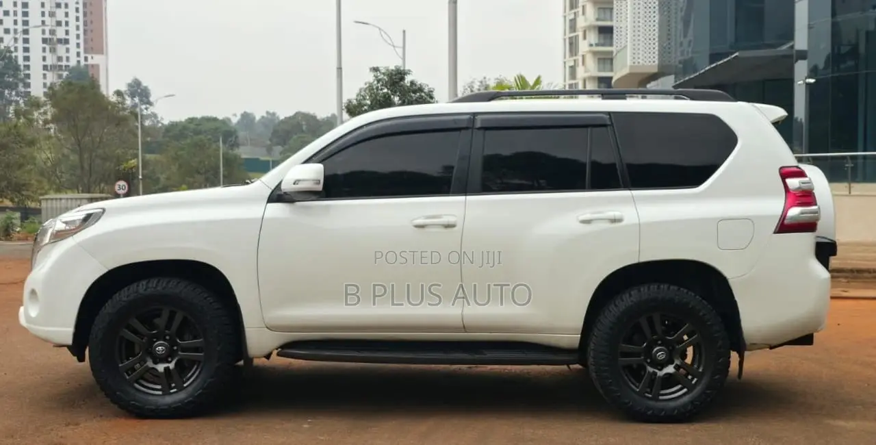 Toyota Land Cruiser Prado 2010 White