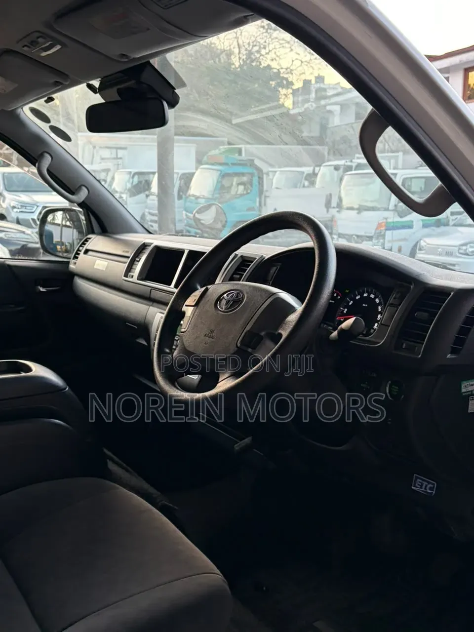 Toyota HiAce 2019 White