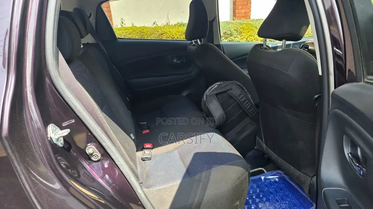 Toyota Vitz 2018 Burgundy