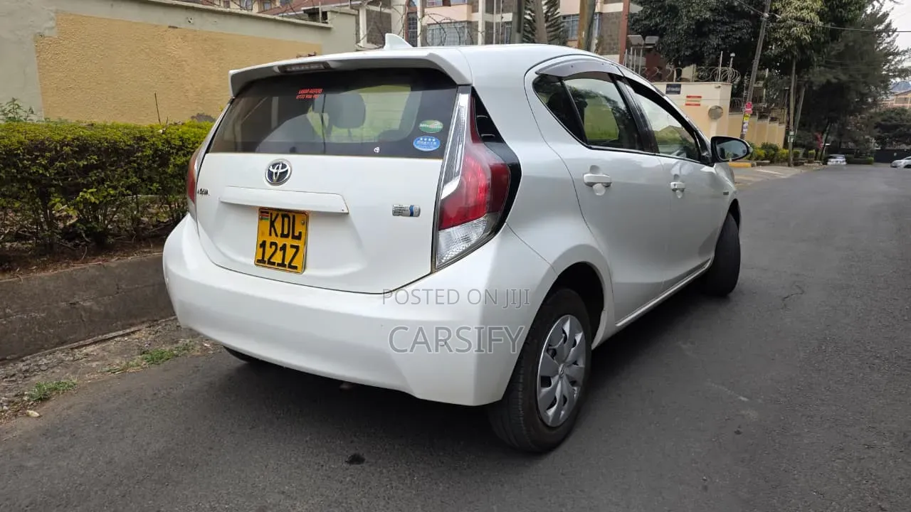 Toyota Aqua 2016 White