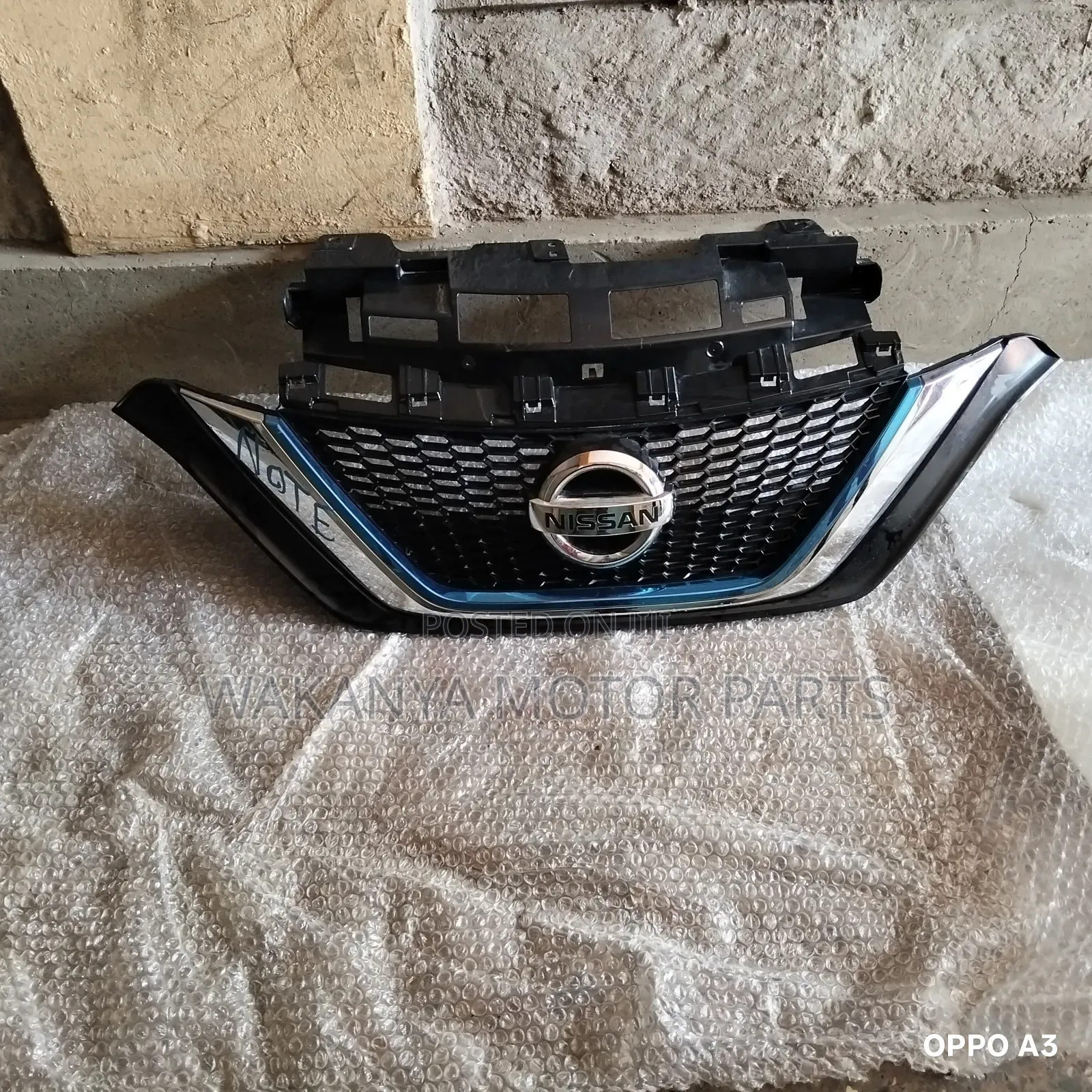 Nissan Note Grille Hybrid, Model 2015. Ex Japan