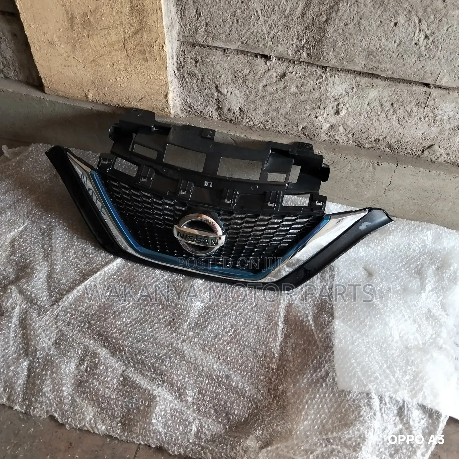 Nissan Note Grille Hybrid, Model 2015. Ex Japan