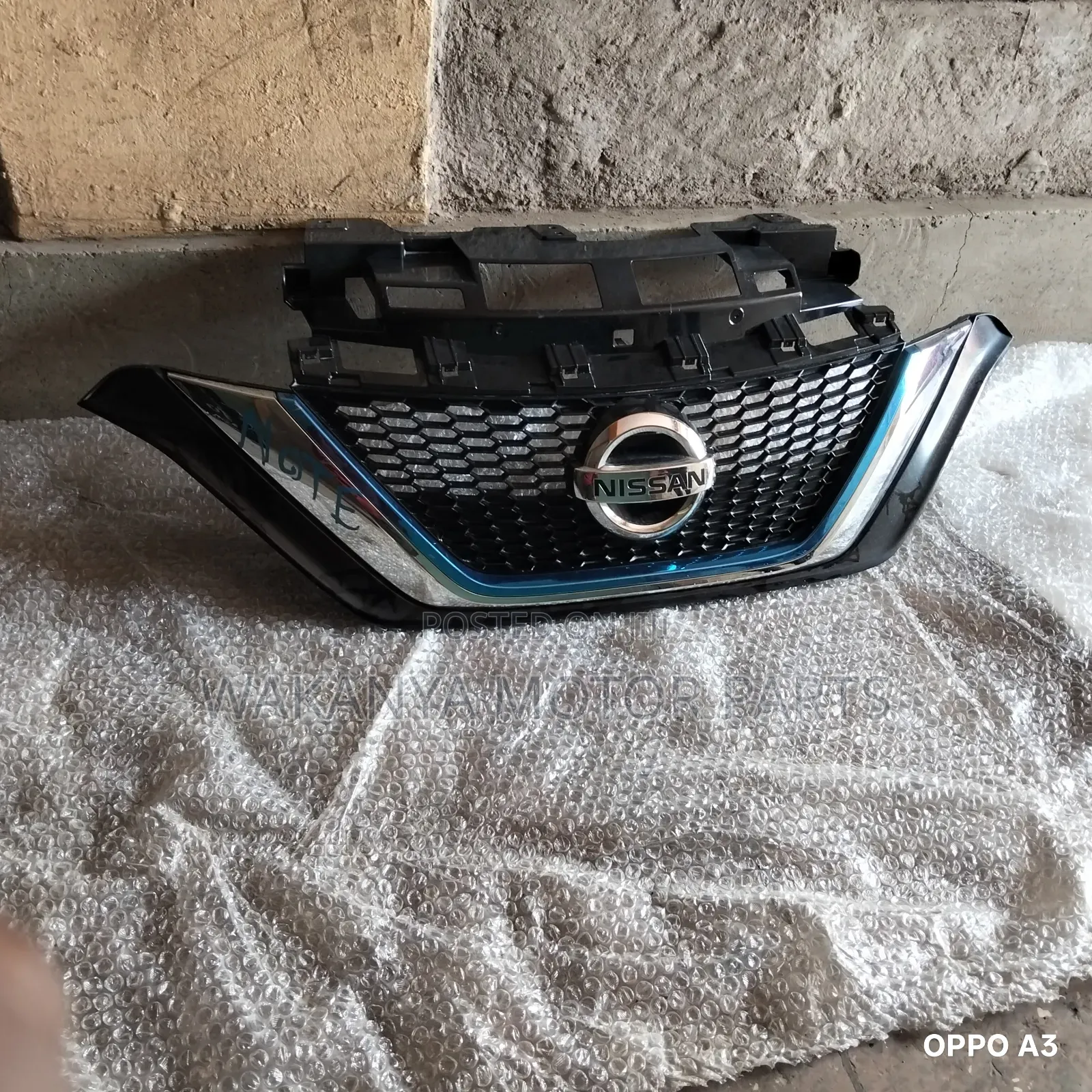 Nissan Note Grille Hybrid, Model 2015. Ex Japan