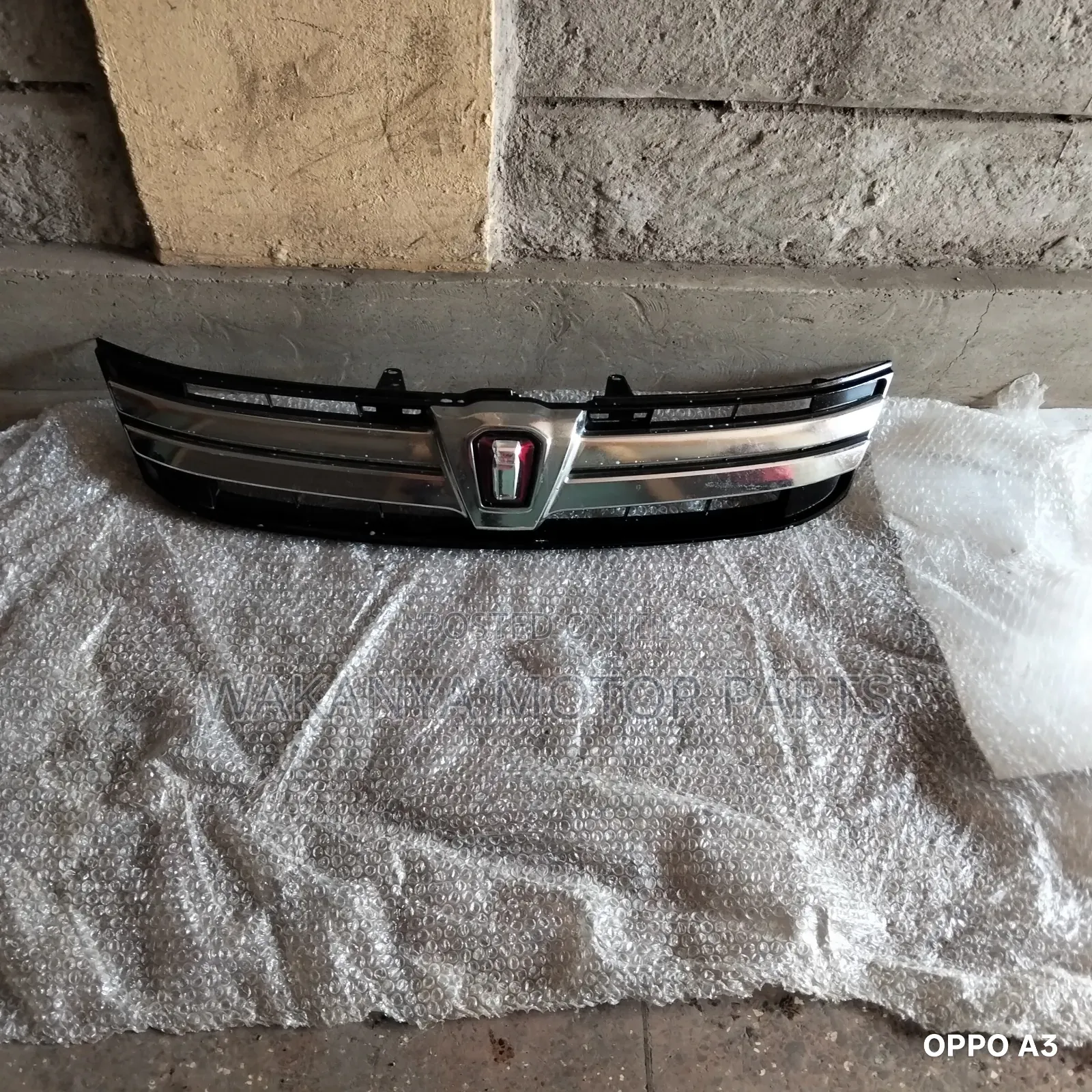 Toyota ISIS Model 2008/2012 Grille, Clean Original Ex Japan