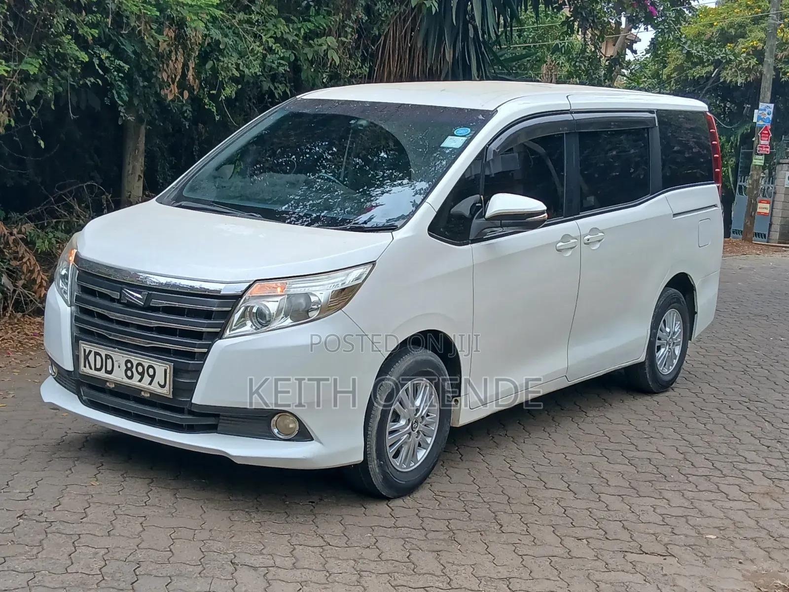 Toyota Noah 2015 White