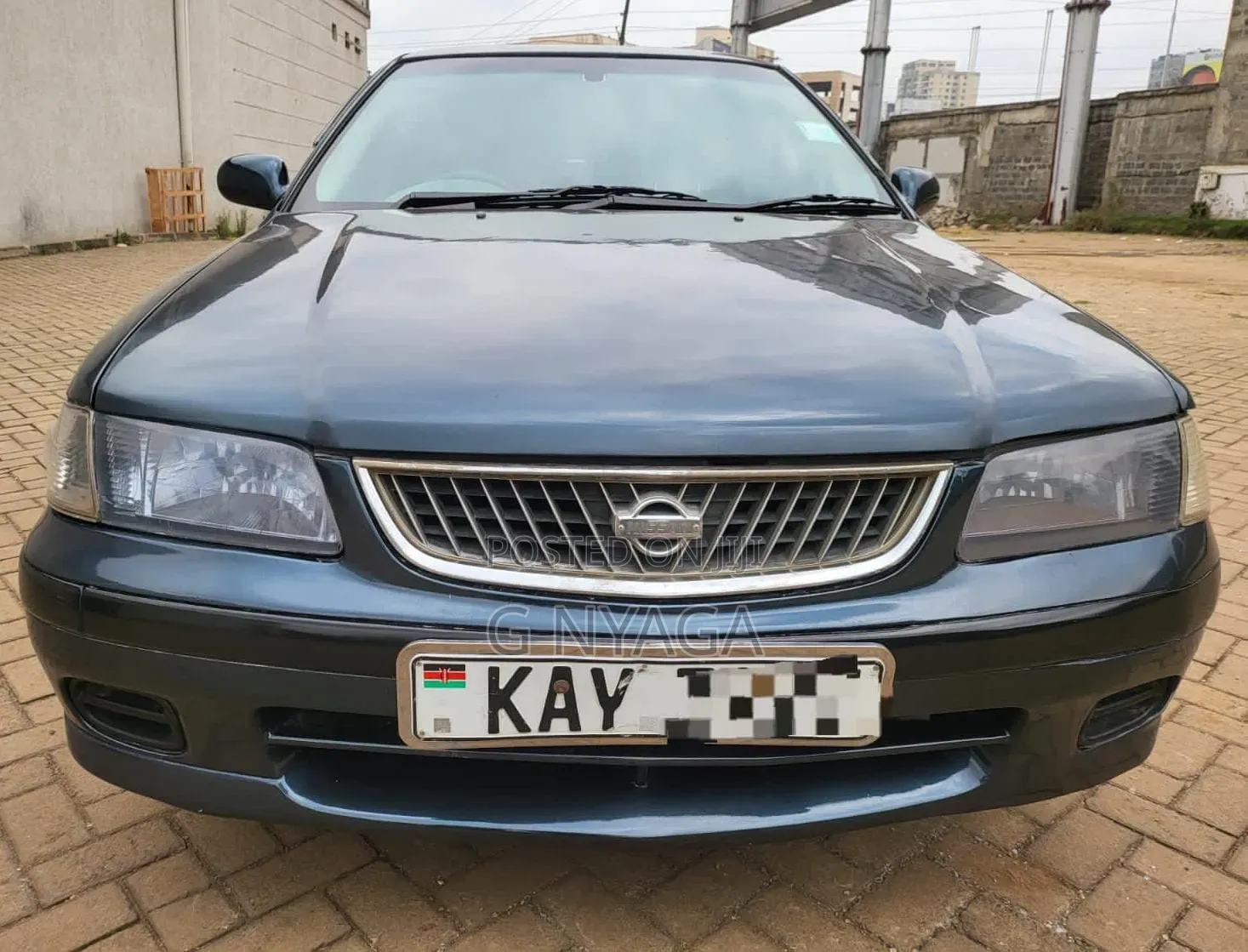 Nissan FB15 2001 Blue