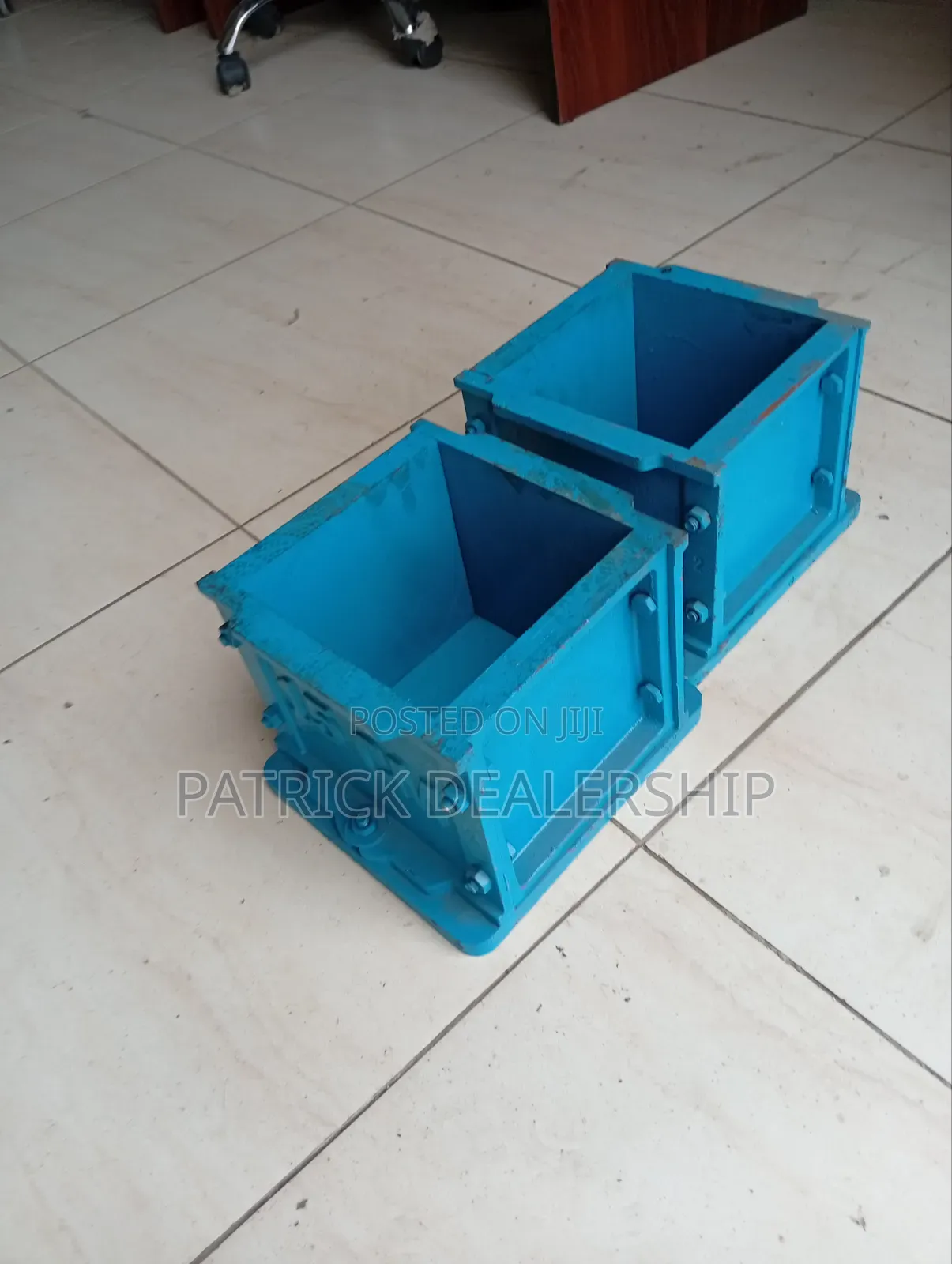 Quality Cast Iron Cube Moulds