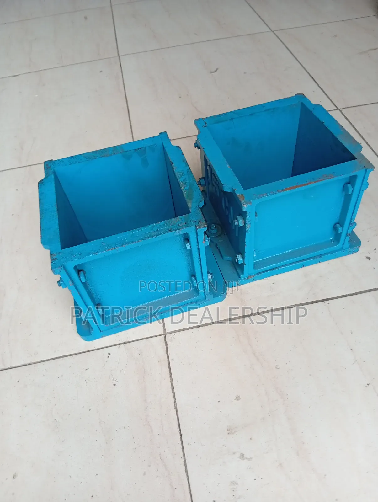 Quality Cast Iron Cube Moulds
