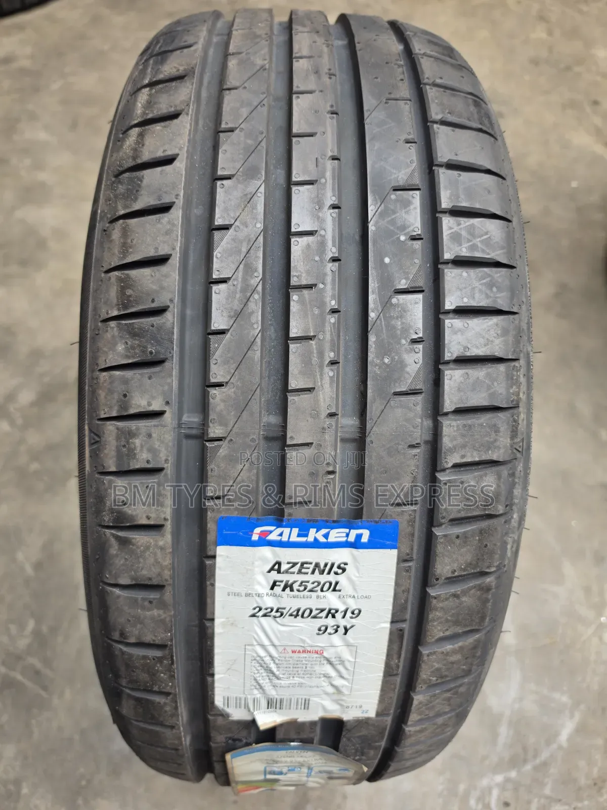 225 /40 R19 FALKEN TIRES (Japan)