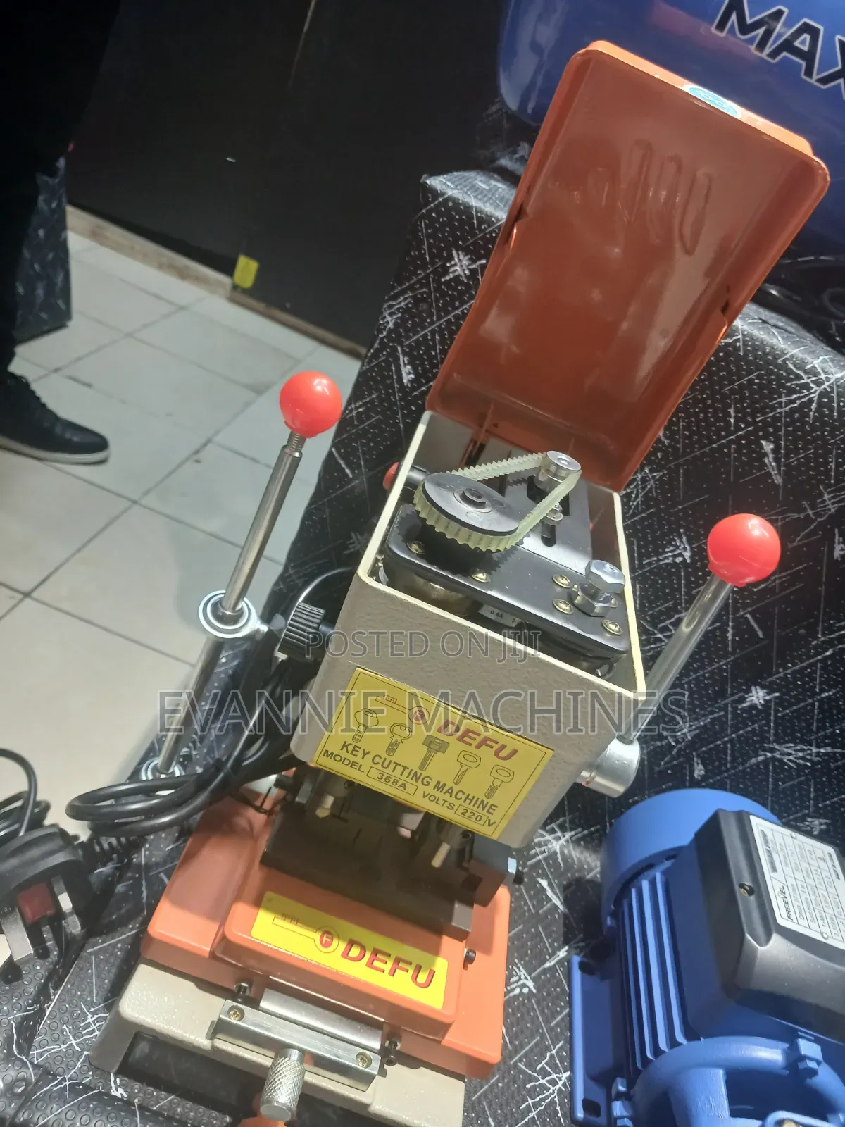 Key Cutting Machine/ Industrial Key Cutting