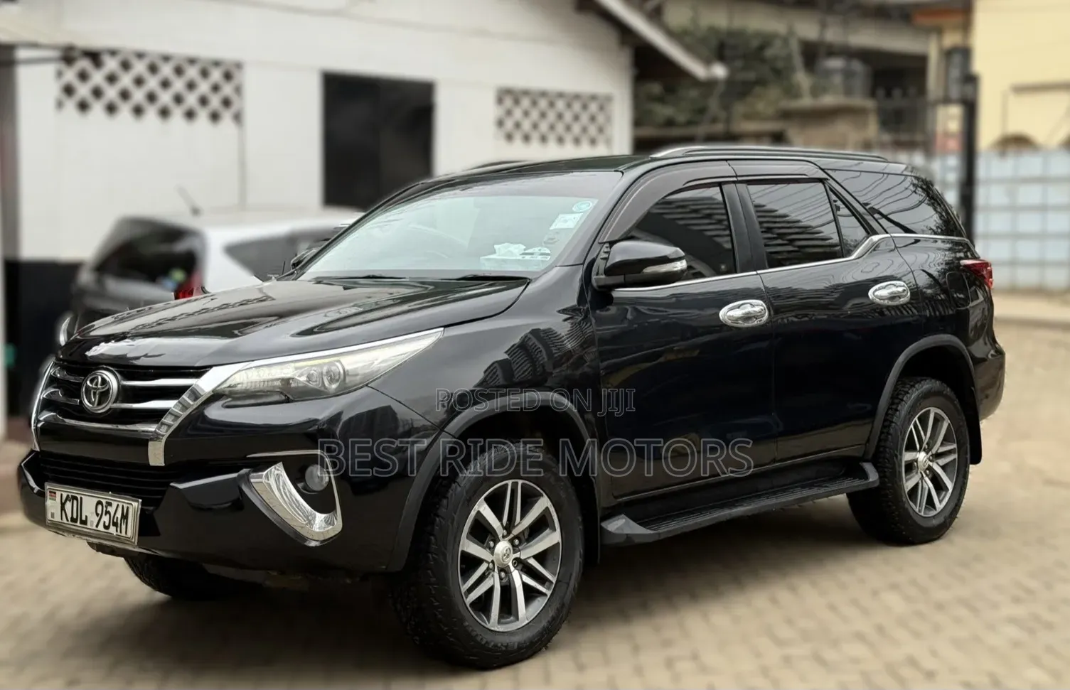 Toyota Fortuner 2.8 D AWD 2016 Black