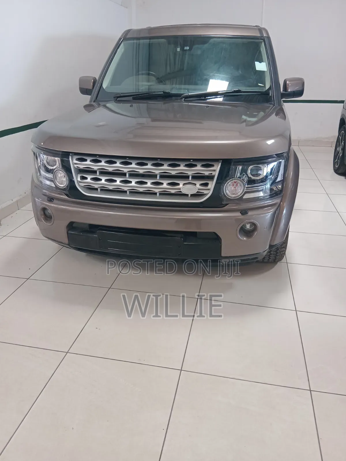 Land Rover Discovery 2010 Gray